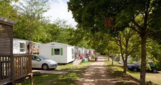 Flower Camping Le Mas de Champel campsite