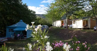 Flower Camping Le Mas de Champel campsite
