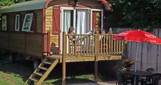 Roulotte confort au camping Domaine des Plantas**** Roulotte confort au camping Domaine des Plantas****