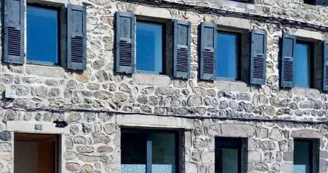 Le gîte du Saunier, village house with terrace in the Eyrieux valley