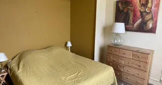 Victorine, guest room in a family home